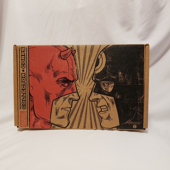 Marvel Collectors Box Unopened - Picture 5 of 9